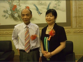 陈胜利博士与毛小青合影