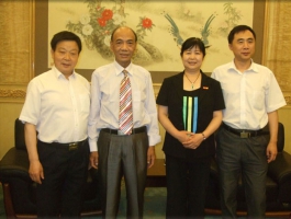 陈胜利博士留影