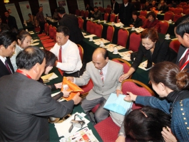 在人民大会堂宣言“淘汰中...