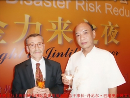 陈胜利博士留影